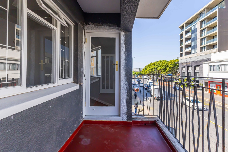 To Let 1 Bedroom Property for Rent in Sea Point Western Cape
